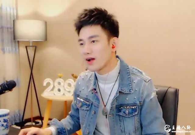 阿哲